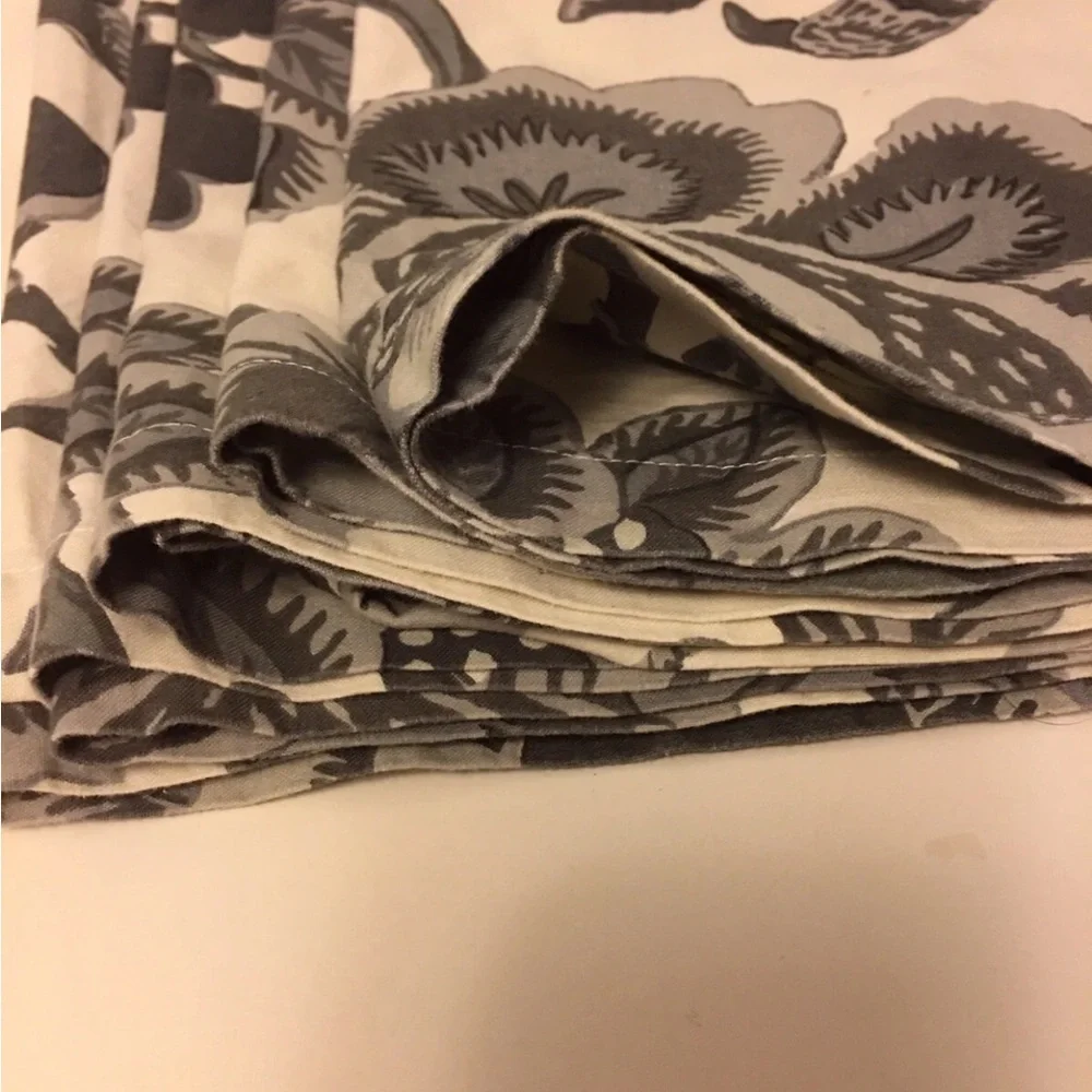 Williams Sonoma gray floral cotton napkins set of five